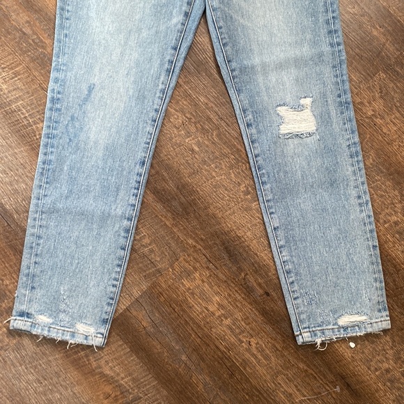 VERVET EMMA HIGH WAISTED MOM JEAN W/DISTRESSED SEMI RIDGID DENIM - Picture 5 of 13